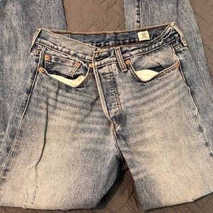 Levi’s cropped mom jeans with light distressing